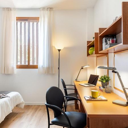 Micampus Bormujos Student Residence Bagian luar foto