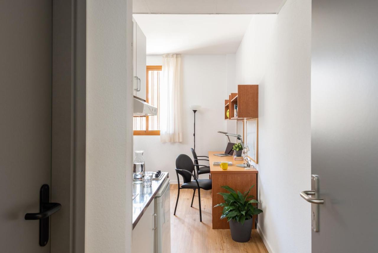 Micampus Bormujos Student Residence Bagian luar foto