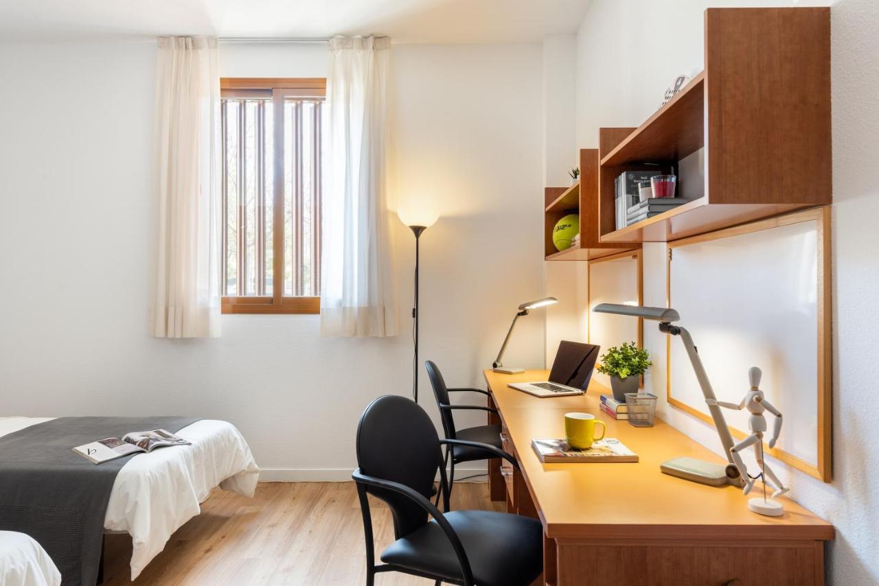Micampus Bormujos Student Residence Bagian luar foto