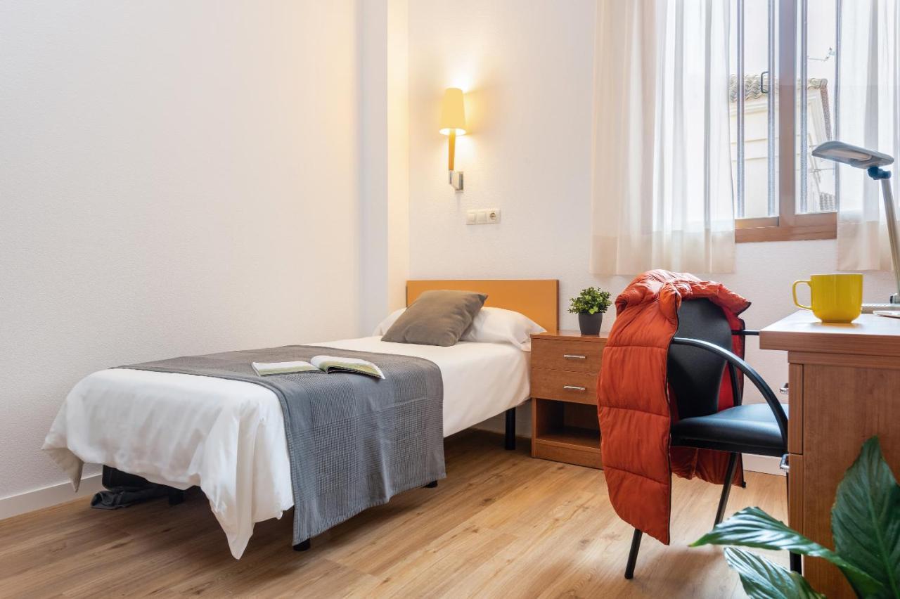 Micampus Bormujos Student Residence Bagian luar foto