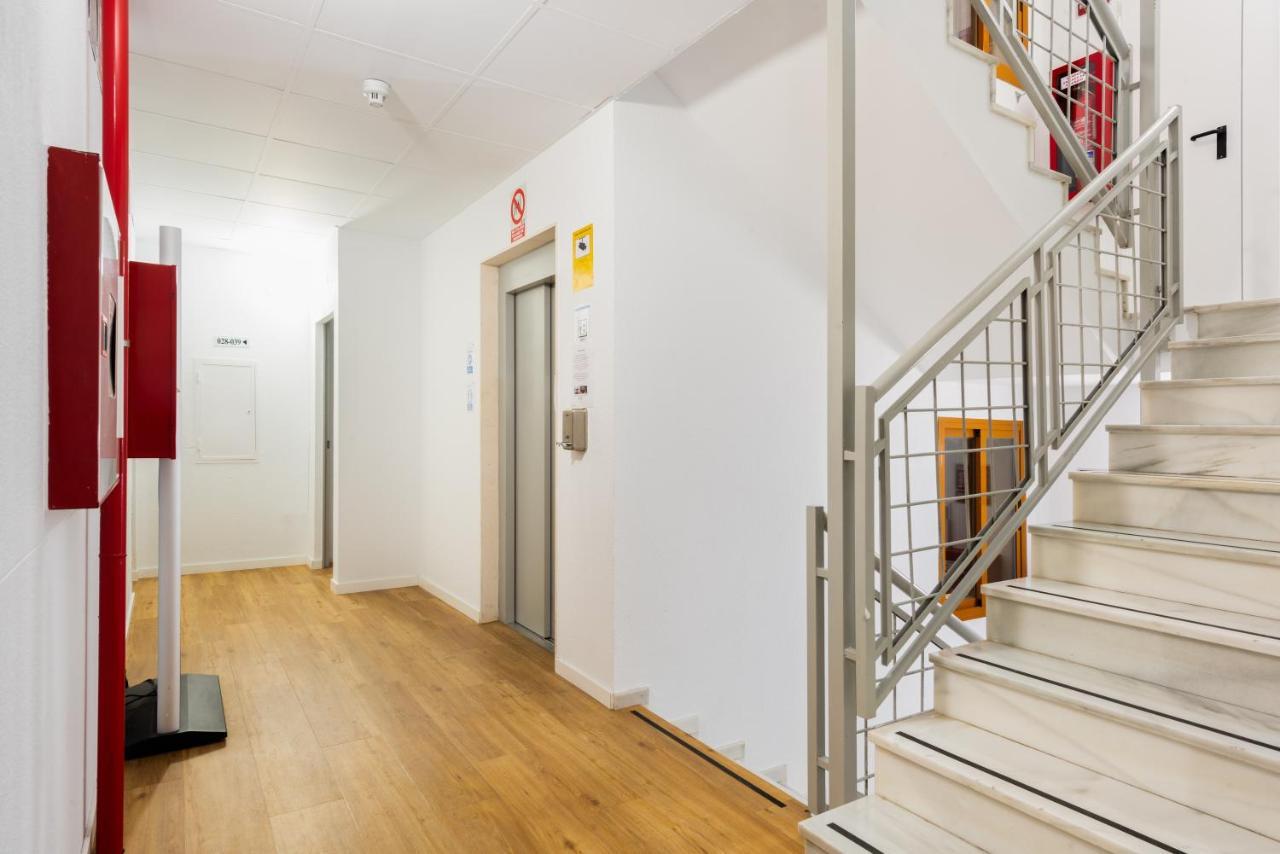 Micampus Bormujos Student Residence Bagian luar foto